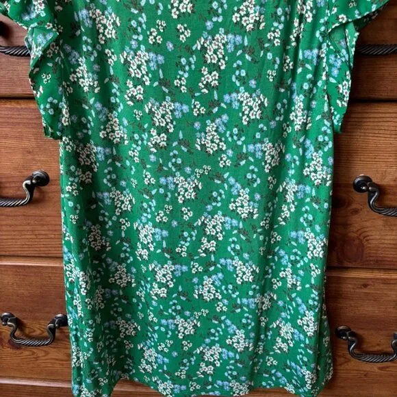 LOFT Floral Mixed Media Top with Flutter Cap Sleeves - Picture 4 of 4